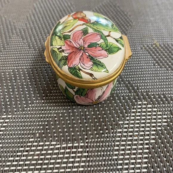 Tiffany Circa 1983 Pillbox - Picture 6 of 6